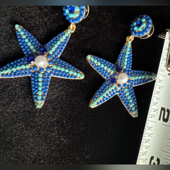 Beautiful blue beachy drop jeweled light weight earrings 💙 - Picture 10 of 12